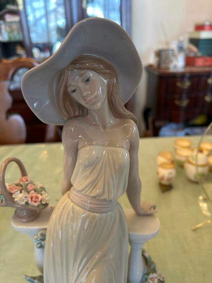 リヤドロ　フィギュリン　輝く時