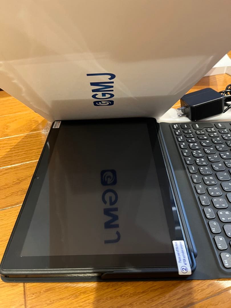 GM Japanの 2in1ノートパソコン　GMJ-10-128型