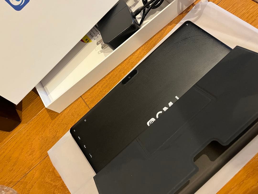 GM Japanの 2in1ノートパソコン　GMJ-10-128型