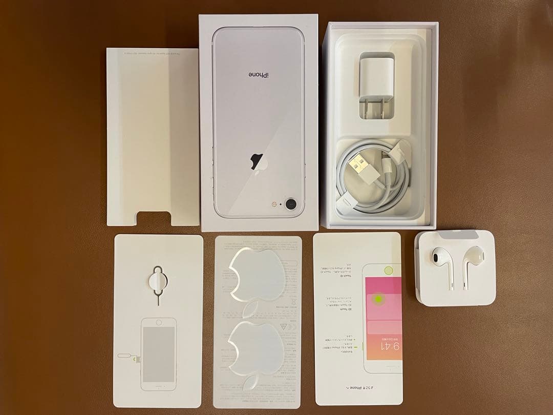 iPhone SE 第１世代 SIMフリー 動作⚪︎元箱+iPhone8の箱付属品