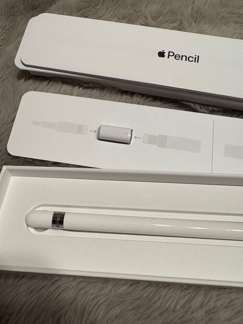 Apple Pencil ホワイト　Lightningコネクタ付き（第一世代）