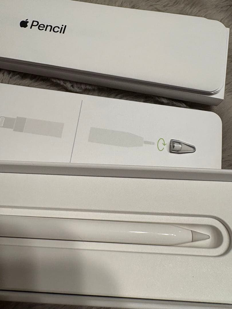 Apple Pencil ホワイト　Lightningコネクタ付き（第一世代）