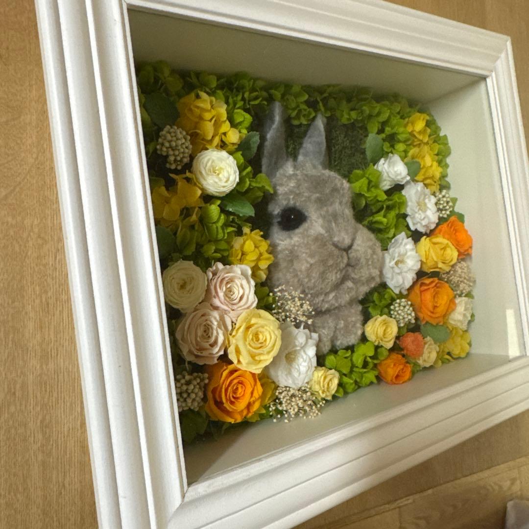 羊毛フェルト ネザーランドドワーフ ／プリザーブドフラワーのハンドメイド作品
