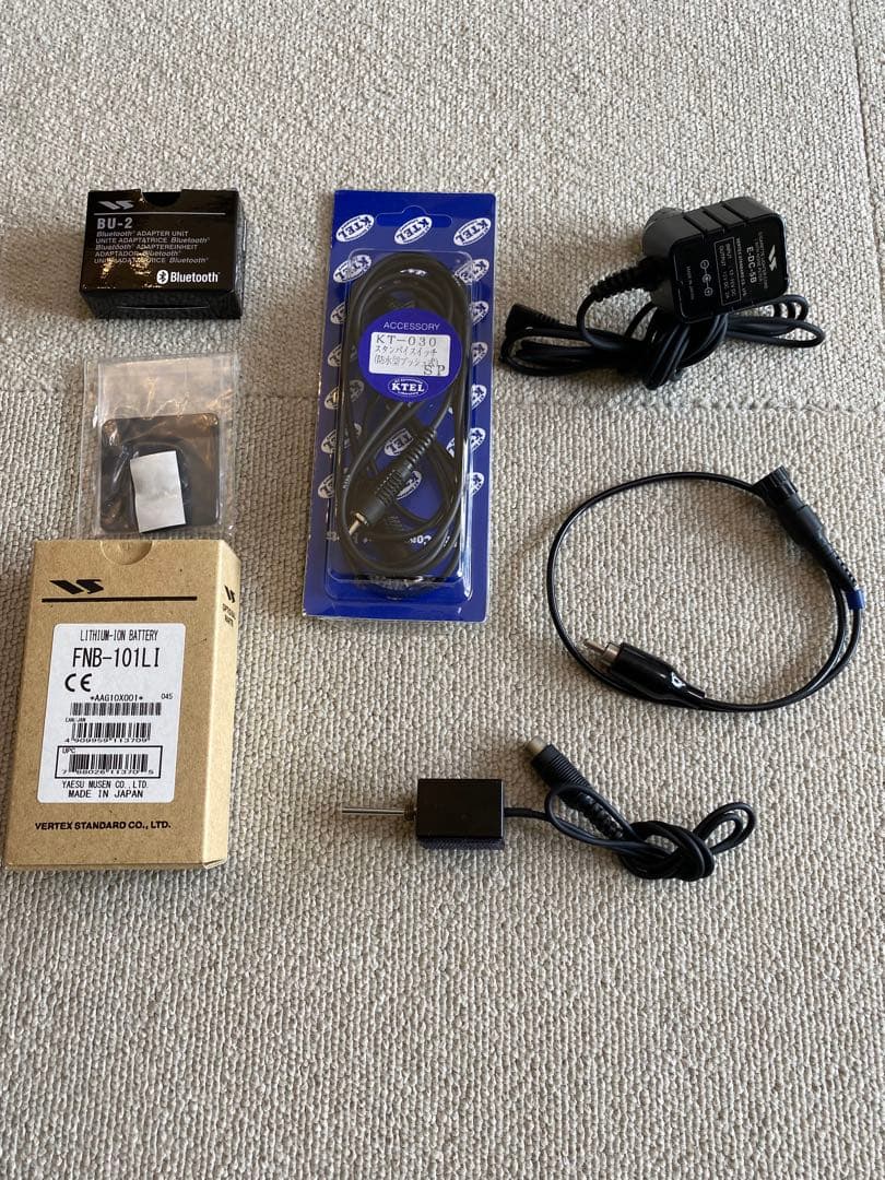 STANDARD VX-8D無線機(八重洲無線)とBluetooth関連品セット