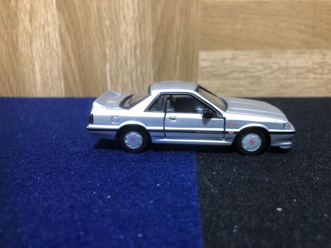 トミカ 日産スカイライン シルバー