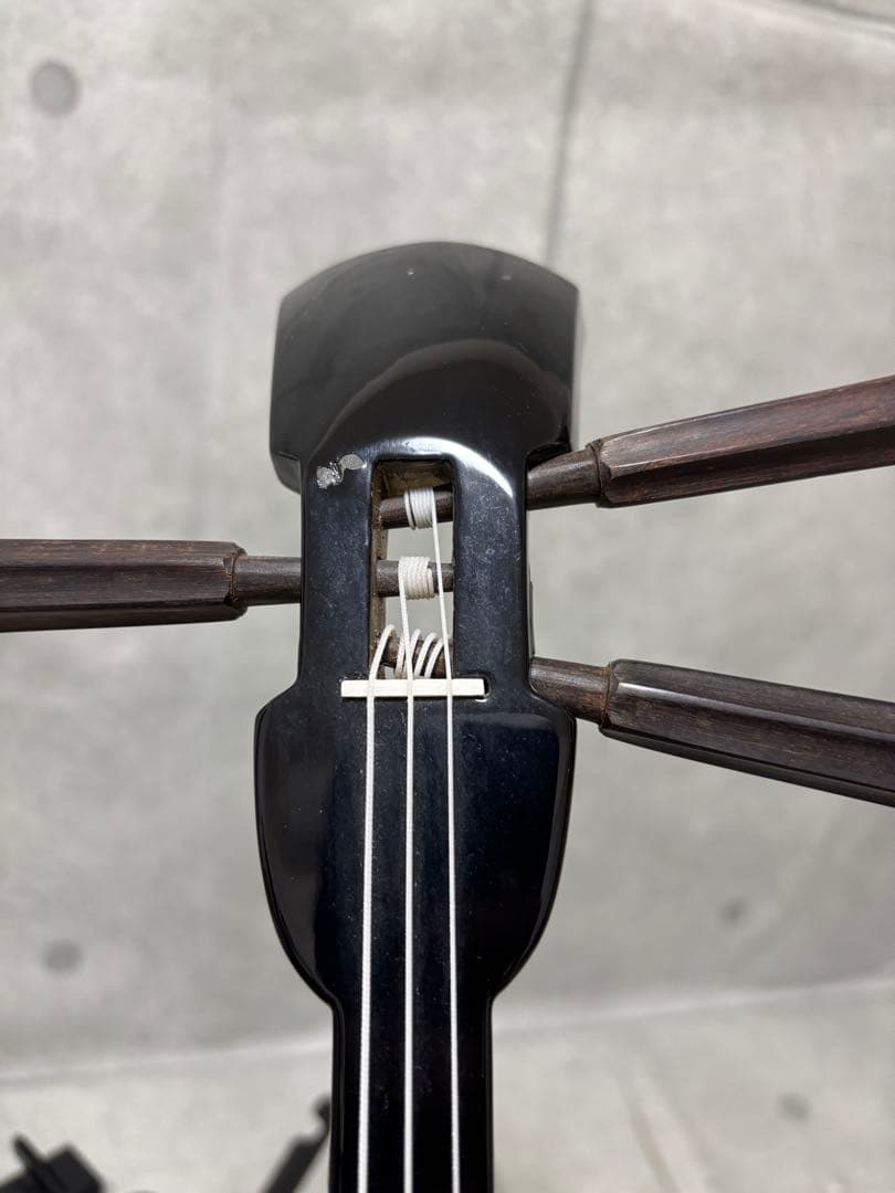 沖縄三線　蛇皮　スタンド付き　爪付き