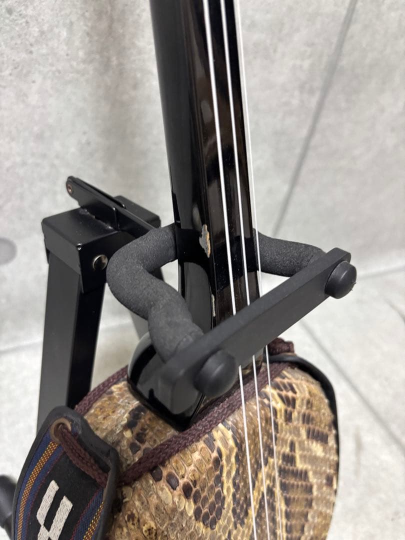 沖縄三線　蛇皮　スタンド付き　爪付き