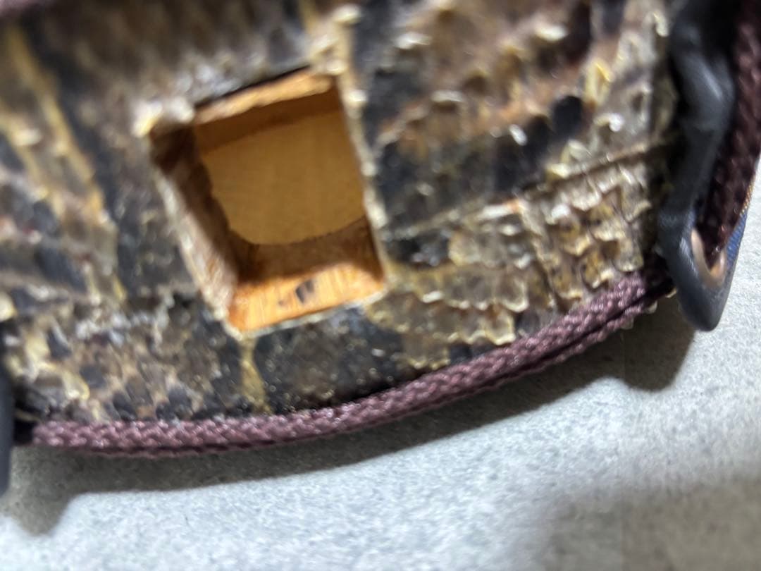 沖縄三線　蛇皮　スタンド付き　爪付き