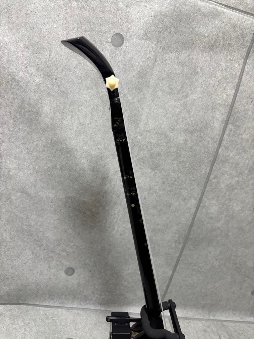 沖縄三線　蛇皮　スタンド付き　爪付き