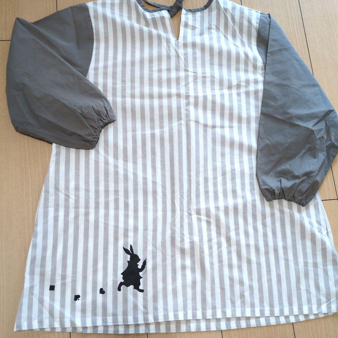 保育エプロン　ドーナツ柄エプロン チョコレートドーナツ刺繍付き