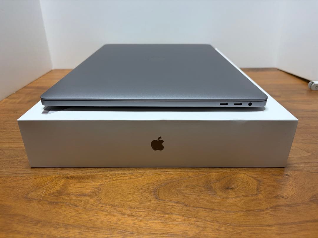 美品❗️MacBook Pro 2019 16in i7&16GB&1TB グレイ