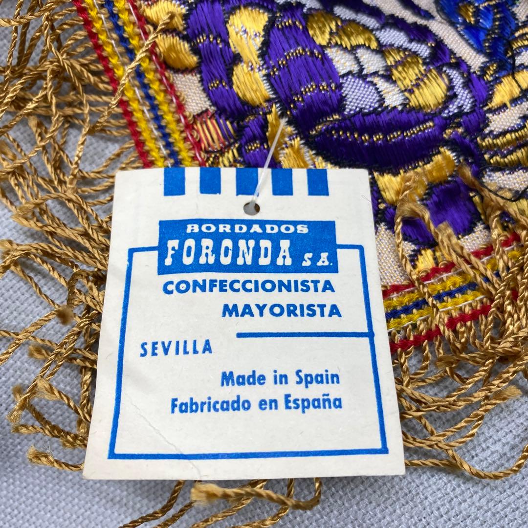 ベッドカバー　　刺繍　織物?