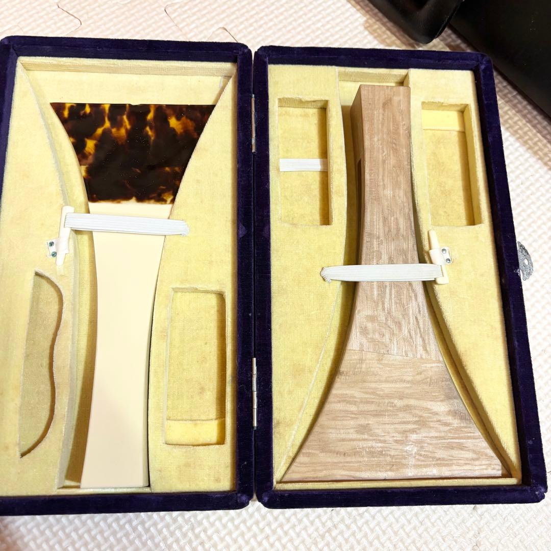 長唄三味線 細棹 紫檀 丸打胴 犬皮 鼈甲撥 山サワリ 糸巻き黒