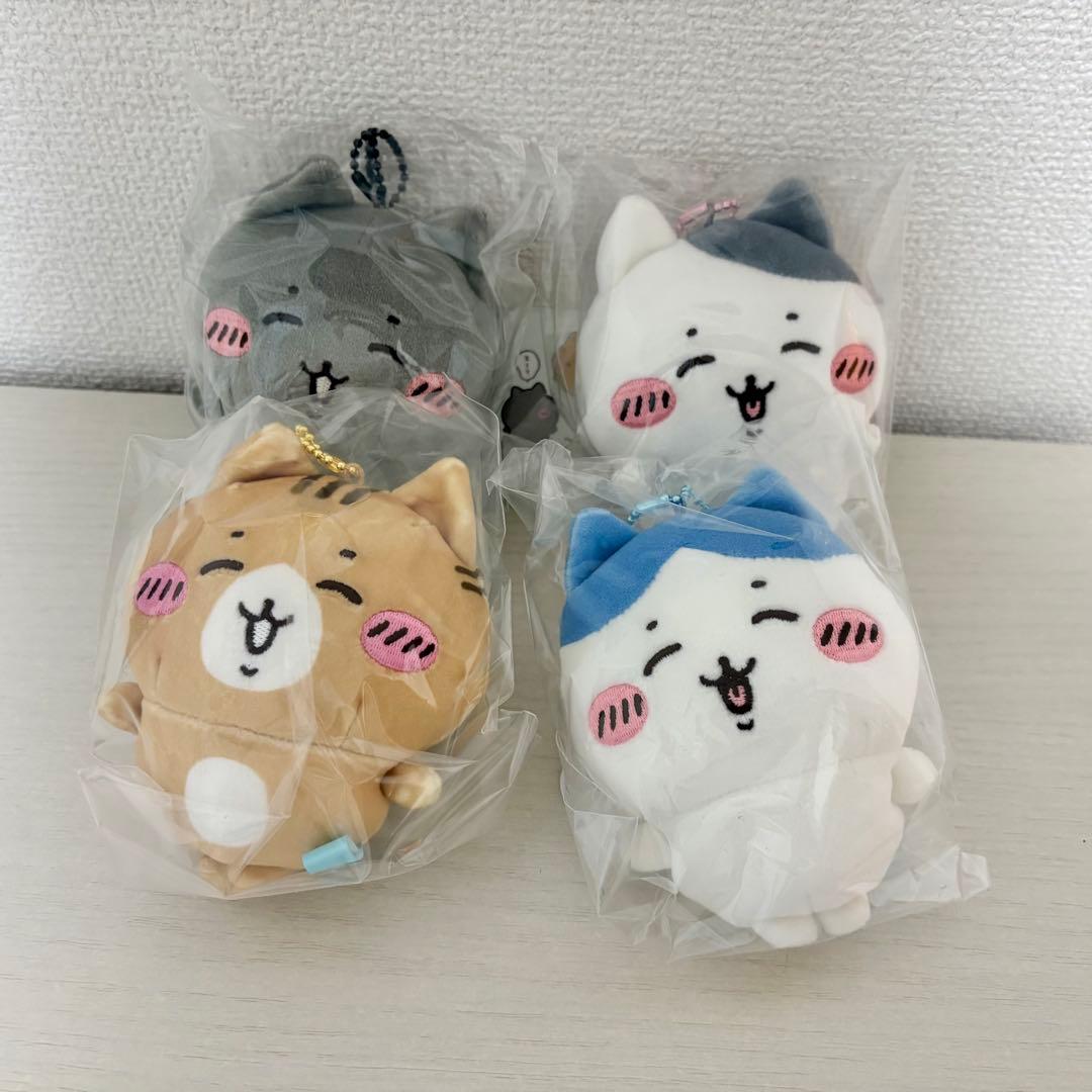ちいかわ ハチワレとごきげんななかまマスコット4個