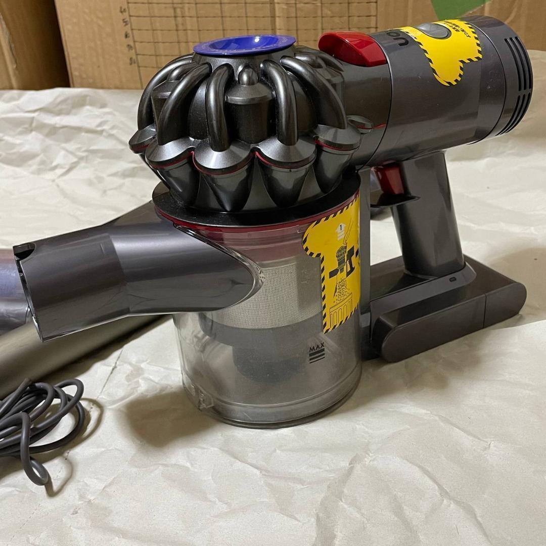 ★dyson V7 Fluffy SV11 コードレスクリーナー掃除機