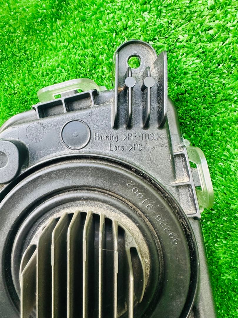 50プリウス 前期型 フォグランプ 右 KOITO 47-83