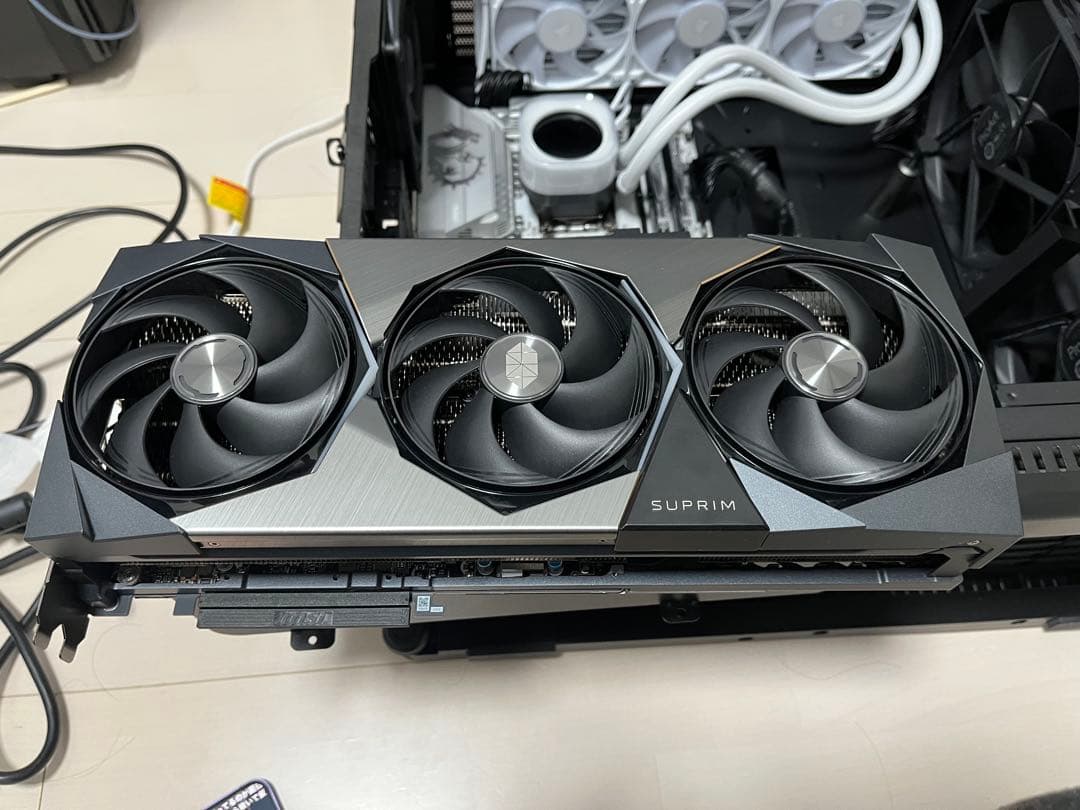 グラフィックボード・グラボ・ビデオカード MSI GeForce RTX 5090 32G SUPRIM SOC