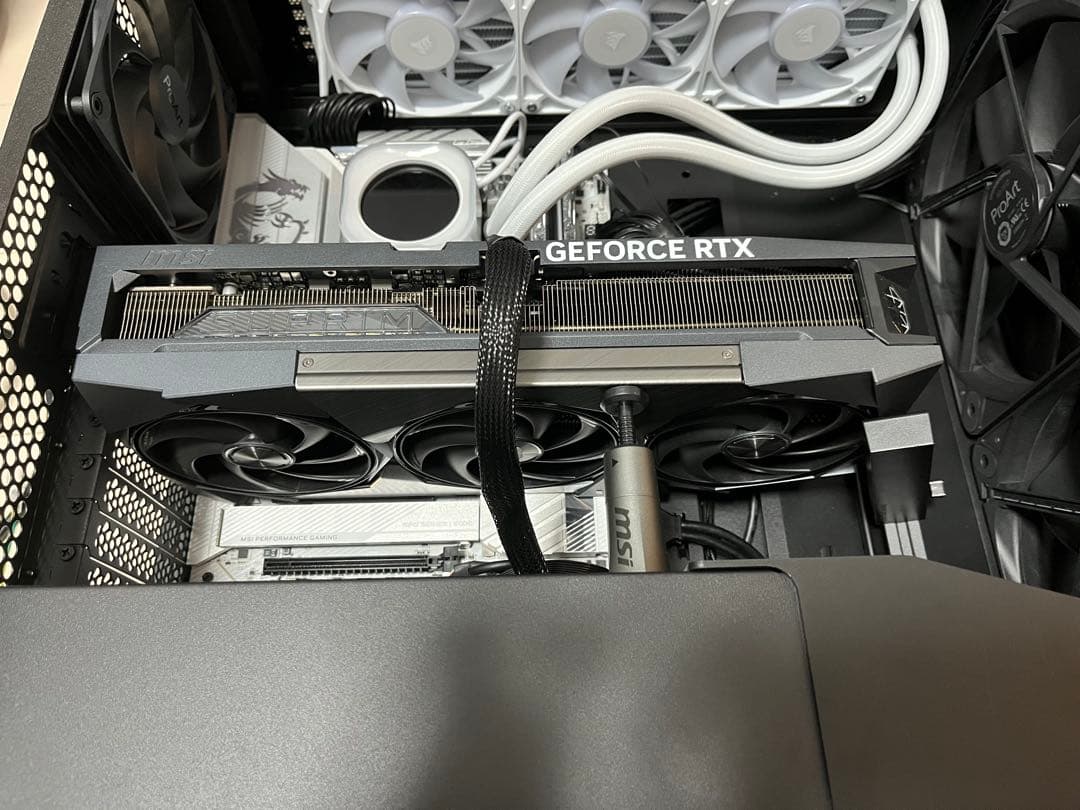 グラフィックボード・グラボ・ビデオカード MSI GeForce RTX 5090 32G SUPRIM SOC