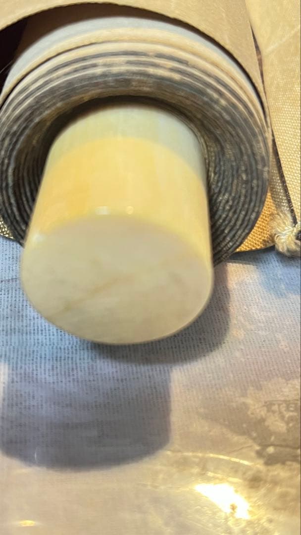 白い菊の掛軸 和紙 金色装飾