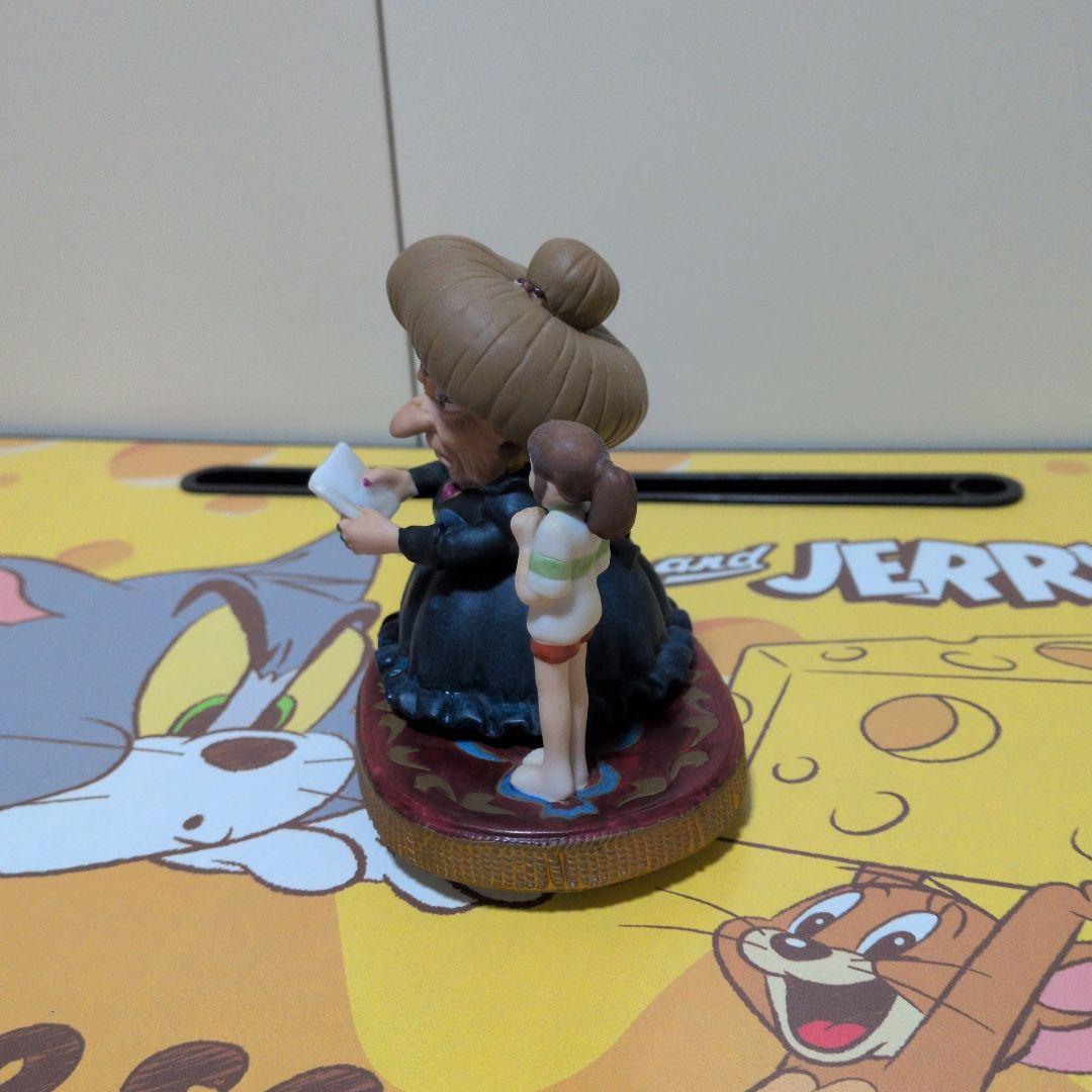 ジブリ千と千尋の神隠し置物。