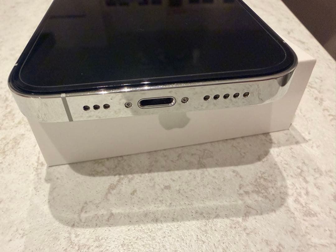 iPhone 14pro（256GB）シルバー 新品純正バッテリー100%