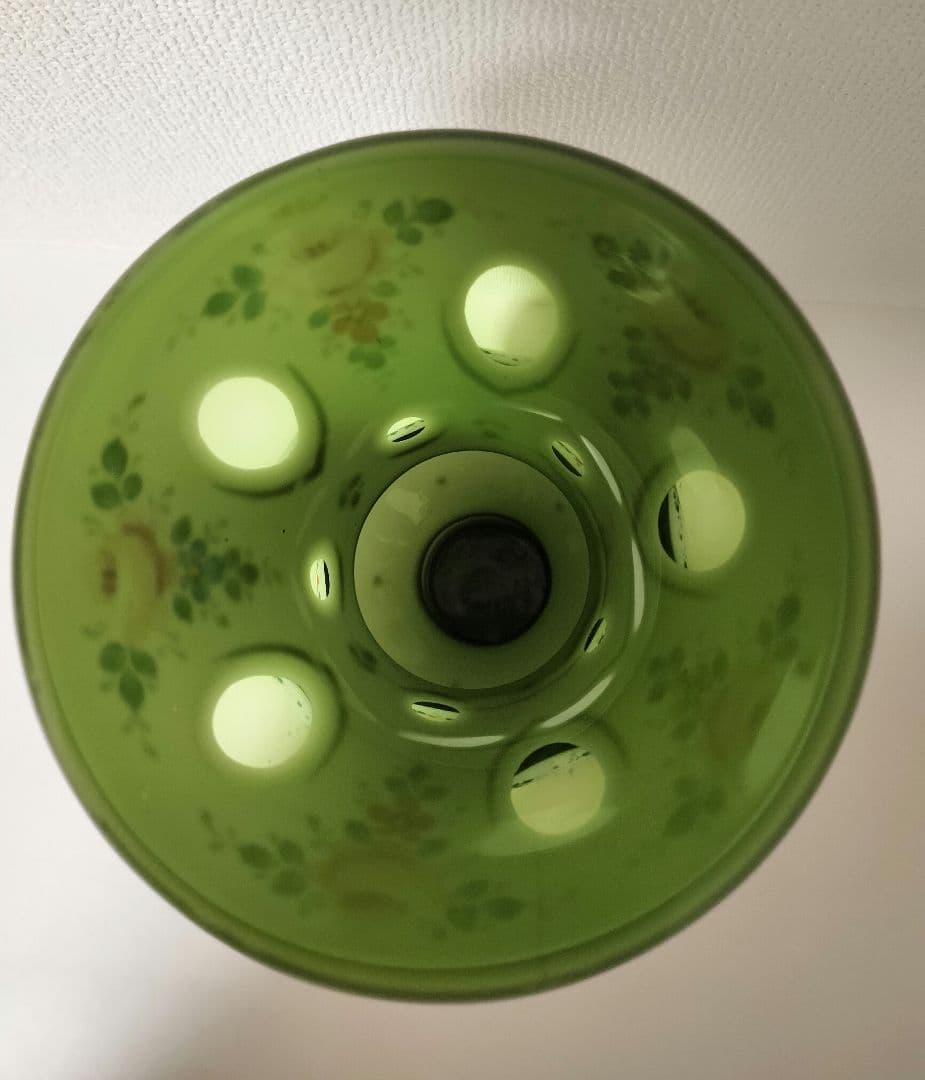 ボヘミアングラス 色被せガラス グリーン 切子 薔薇 花瓶 フラワーベース