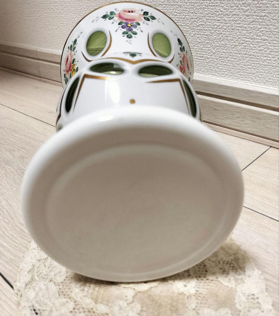 ボヘミアングラス 色被せガラス グリーン 切子 薔薇 花瓶 フラワーベース