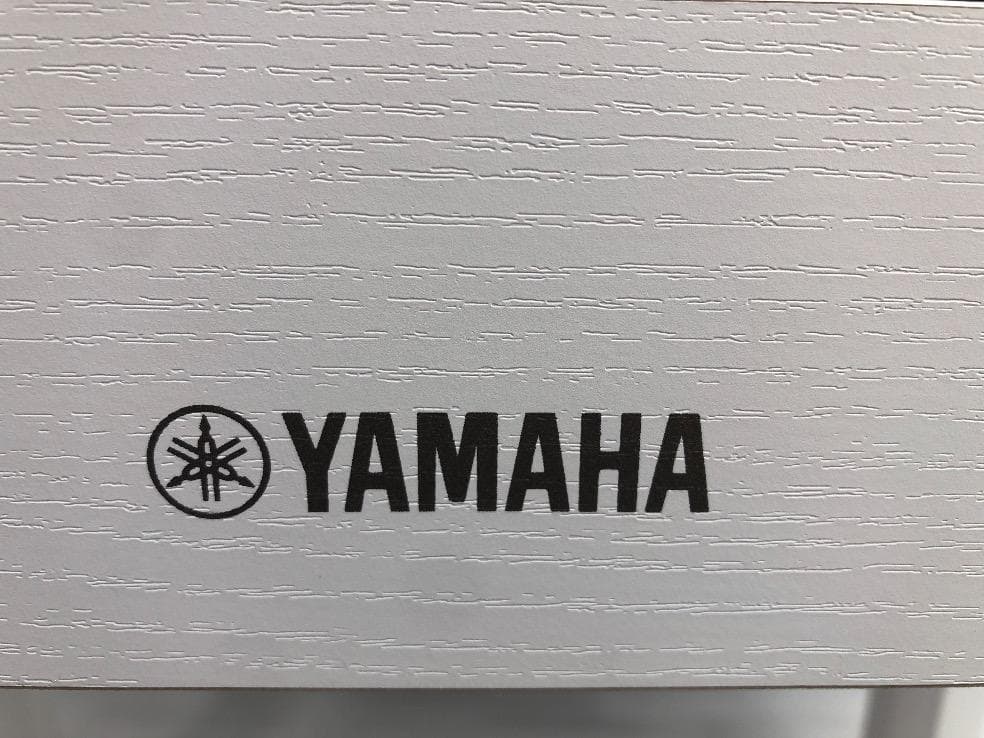 ※83255※YAMAHAピアノ椅子　BC-205（ホワイト）★送料無料