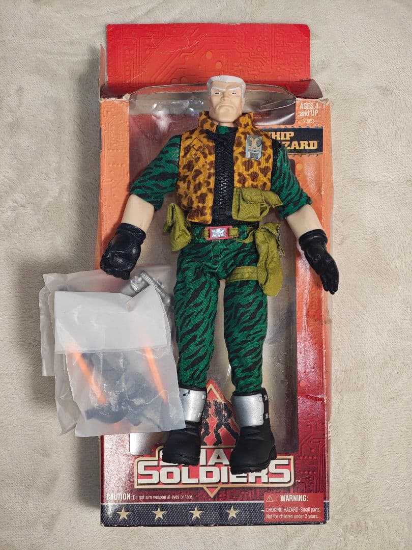 スモールソルジャーズ　チップ・ハザード　フィギュアと下敷き