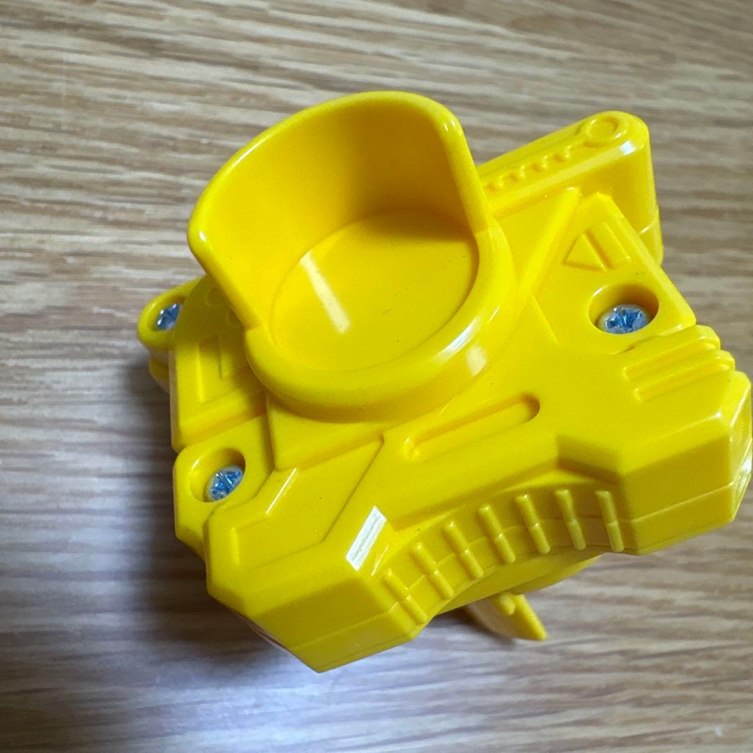 ベイブレード カローラ店限定品　ドラグーンS イエローサファイア　シール　非売品