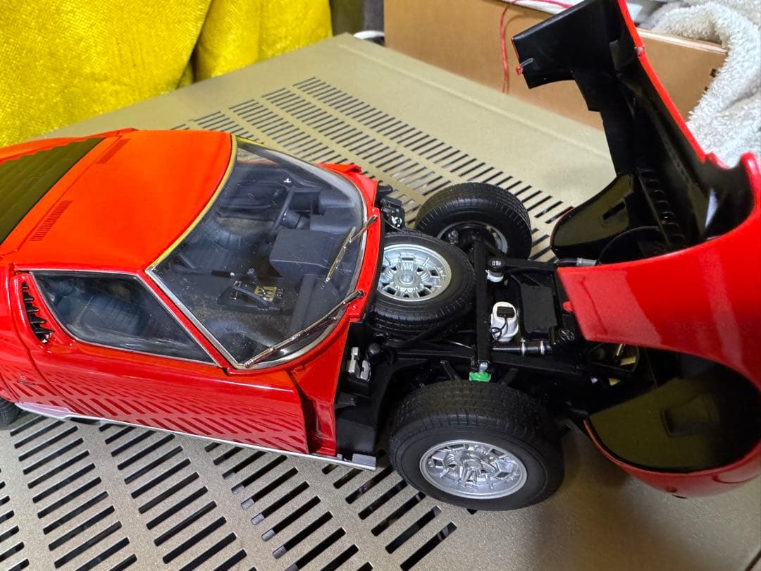 オートアート製　ランボルギーニ ミウラ 赤 1/18