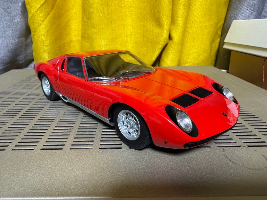 オートアート製　ランボルギーニ ミウラ 赤 1/18