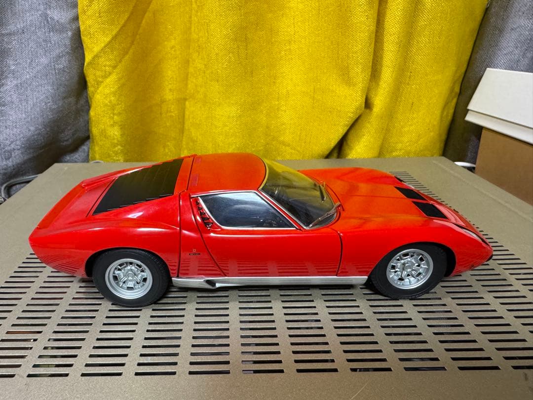 オートアート製　ランボルギーニ ミウラ 赤 1/18