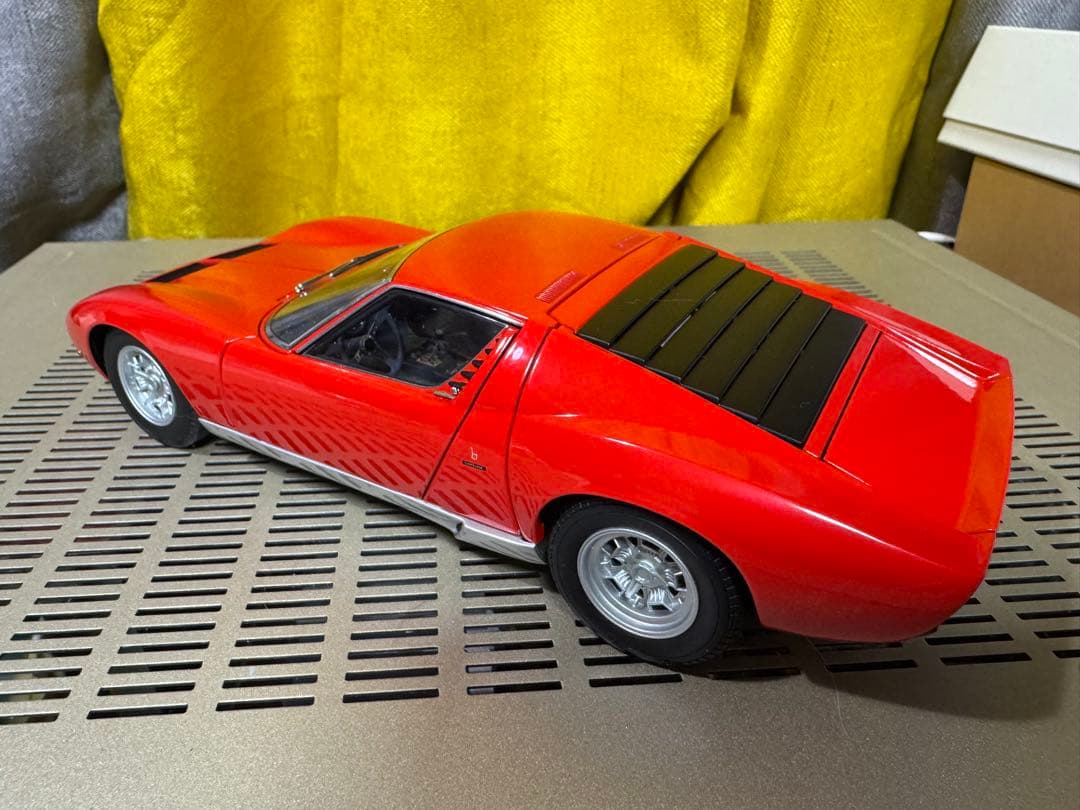 オートアート製　ランボルギーニ ミウラ 赤 1/18