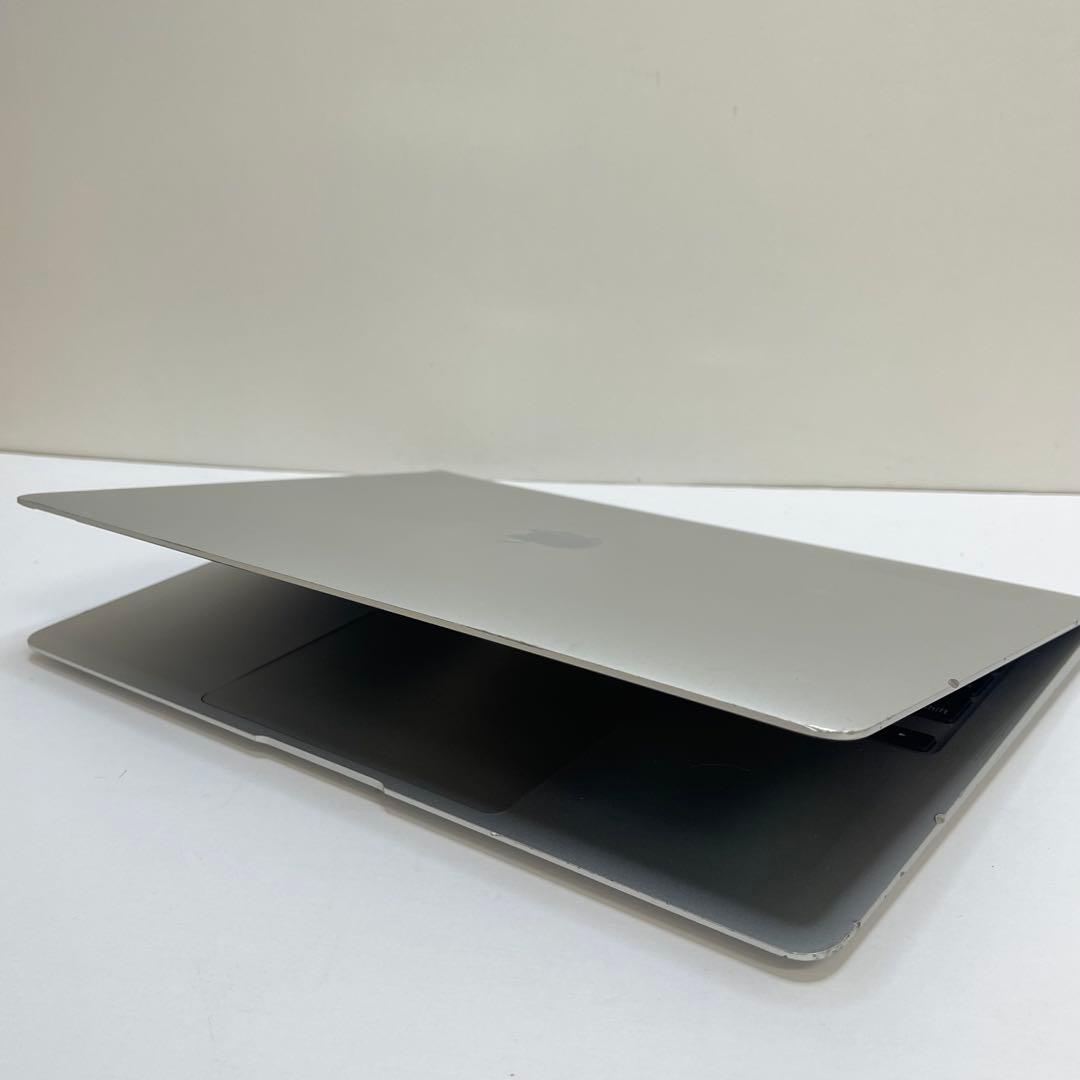#797 Macbook Air 2020 13.3インチ i5 8GB 256