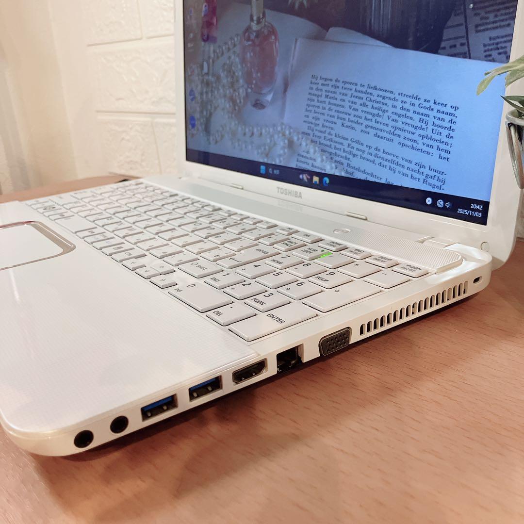 Windows11✨SSDで快適☘️大容量カメラ付すぐ使えるノートパソコン