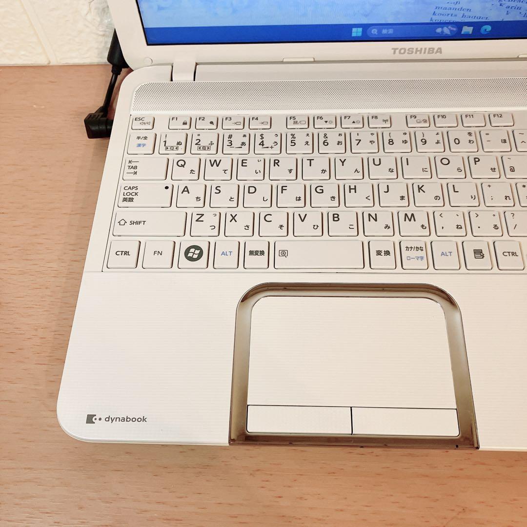 Windows11✨SSDで快適☘️大容量カメラ付すぐ使えるノートパソコン