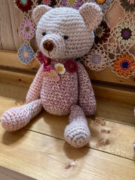 くまのあみぐるみ（お花の首飾り）