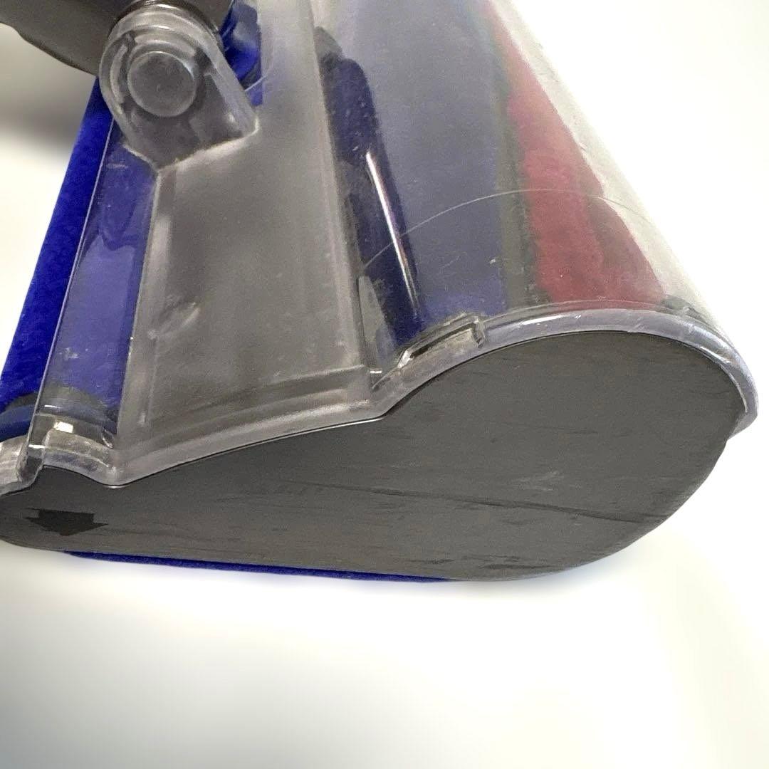 Dyson V8 Fluffy 本体 充電器・アタッチメント付き