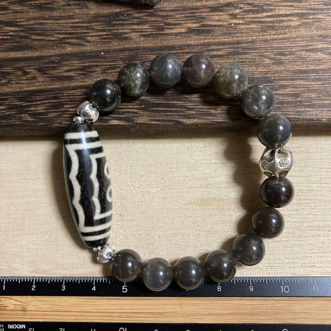 西藏黒瑪瑙五眼天珠とブラウンムーンストーン