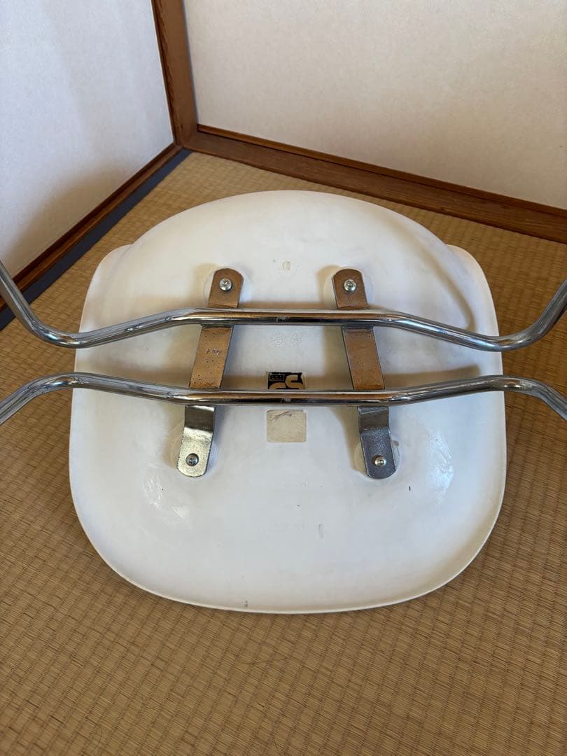 ヴィトラ ハーマンミラー イームズサイドシェルチェア Vitra社　ホワイト①