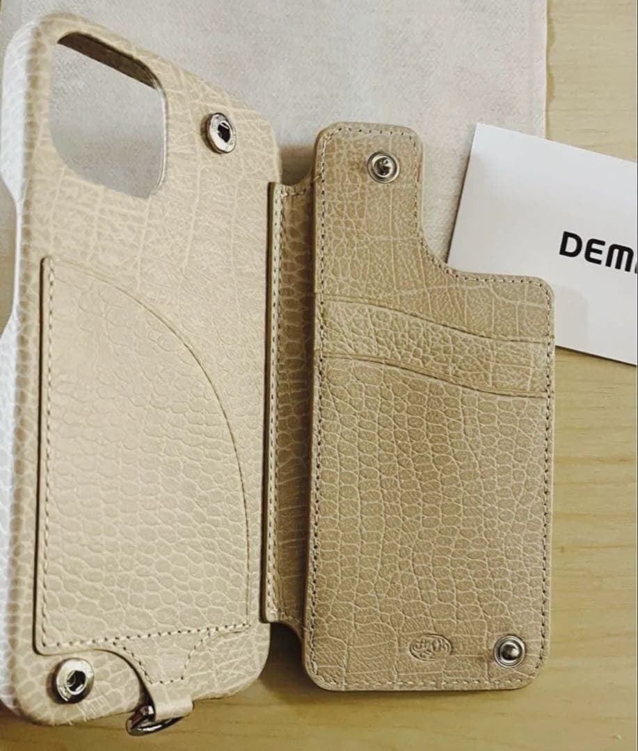 【新品】DEMIU POCHE FLAT 手帳型 iPhone13ケース　本革