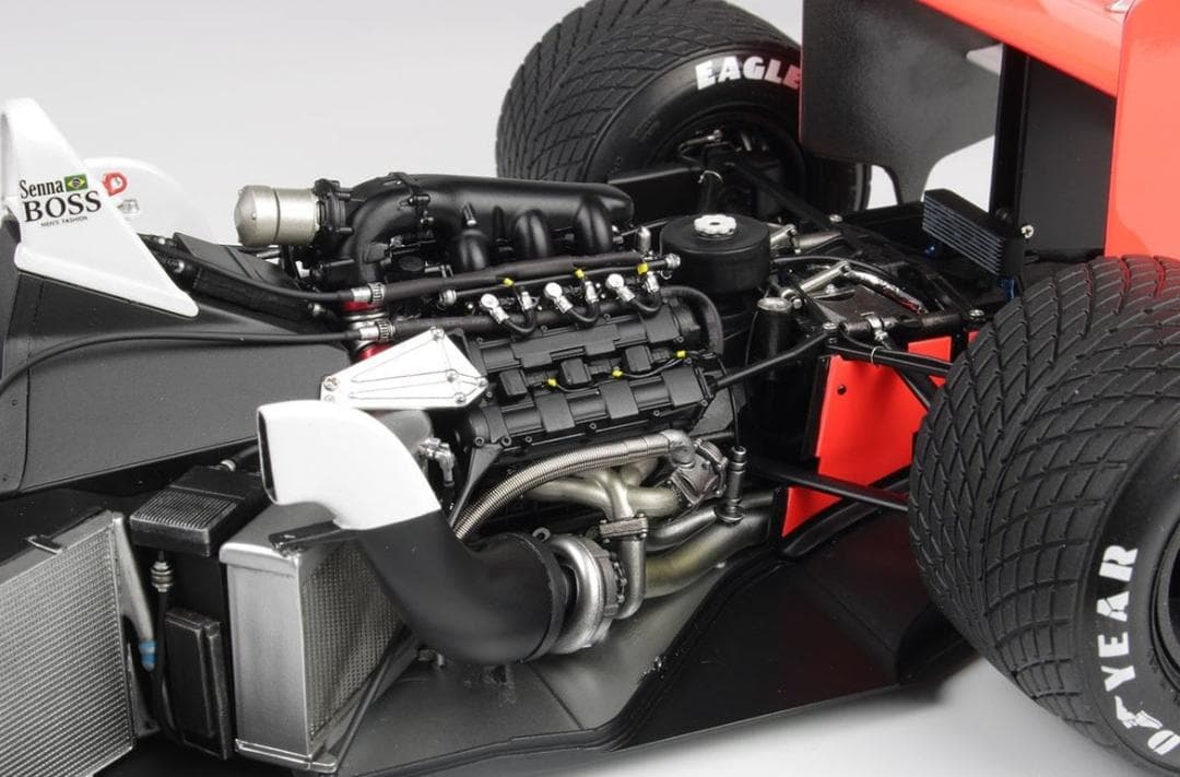 McLaren MP4/4 1988年モデル プラモデル