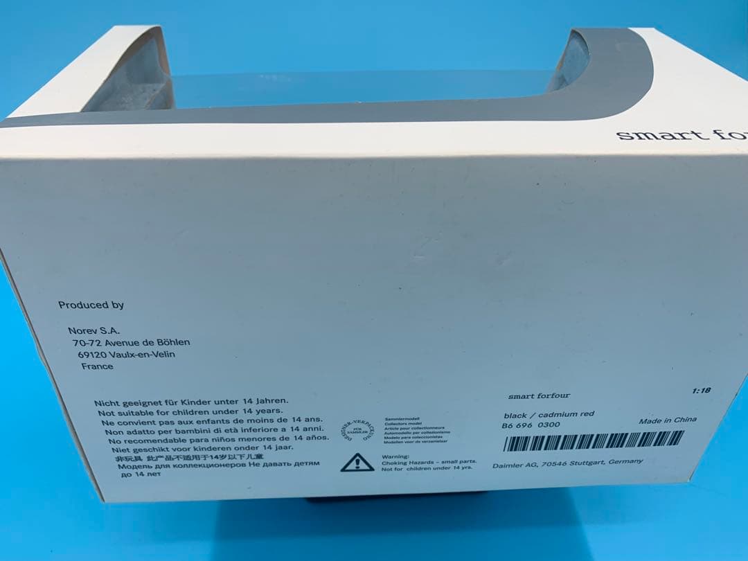 smart forfour ミニカー　1／18スケール