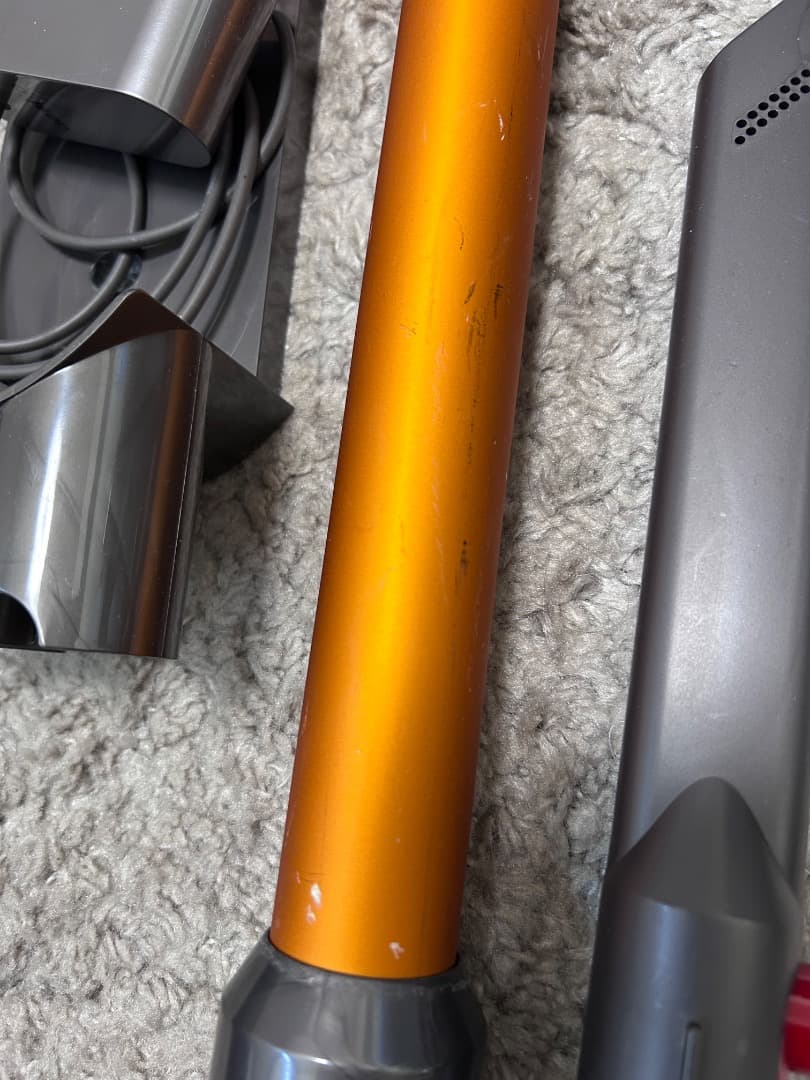 【ジャンク品扱】Dyson V8Fluffy（SV10）