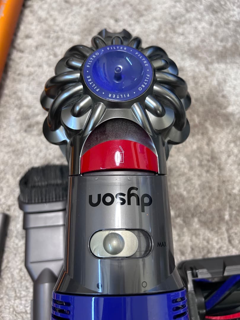 【ジャンク品扱】Dyson V8Fluffy（SV10）
