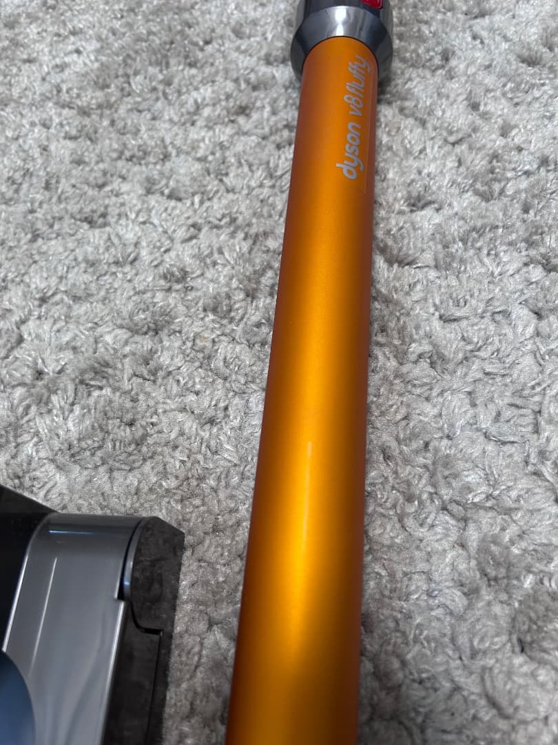 【ジャンク品扱】Dyson V8Fluffy（SV10）