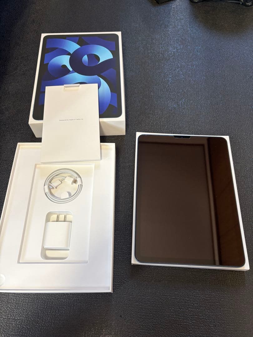 値下げました　iPad Air 5 Wi-Fi 64GB ブルー 純正カバー付き