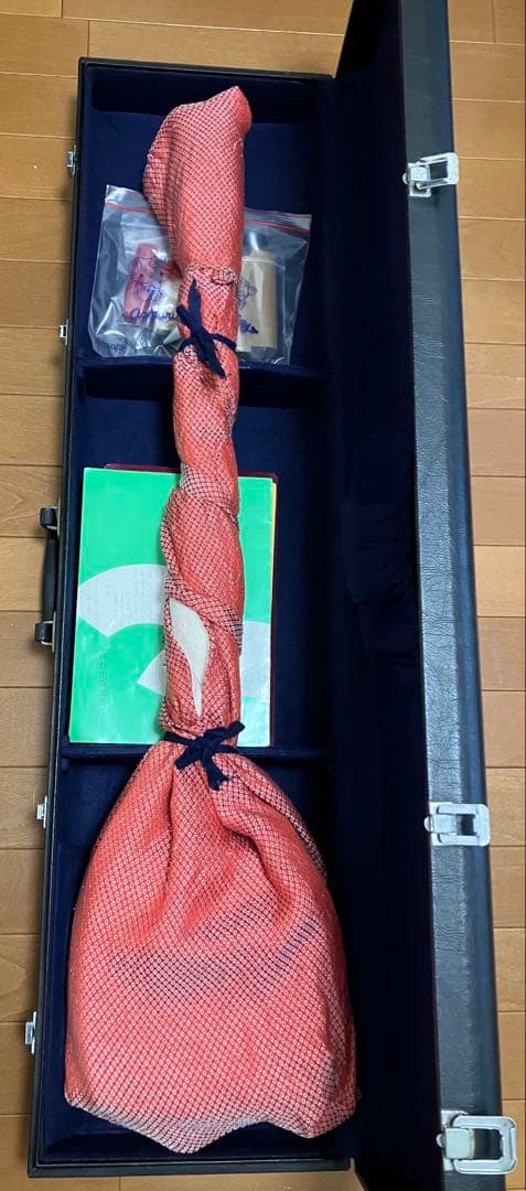 三味線本体 黒色 木製 弓 ケース付き