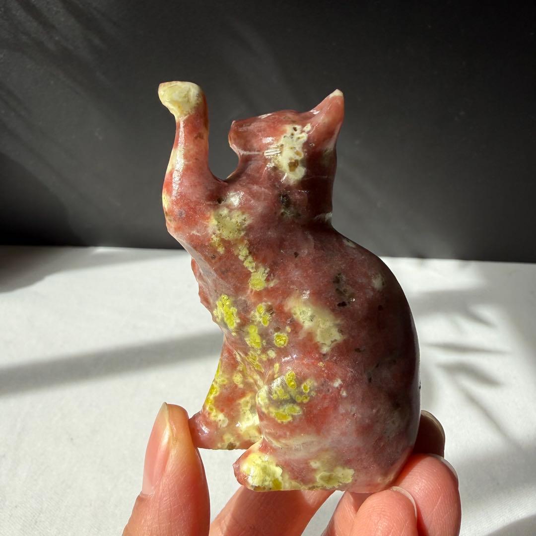 【ひらりん】天然石桃花玉の猫ちゃん　置物　彫物NO.022309